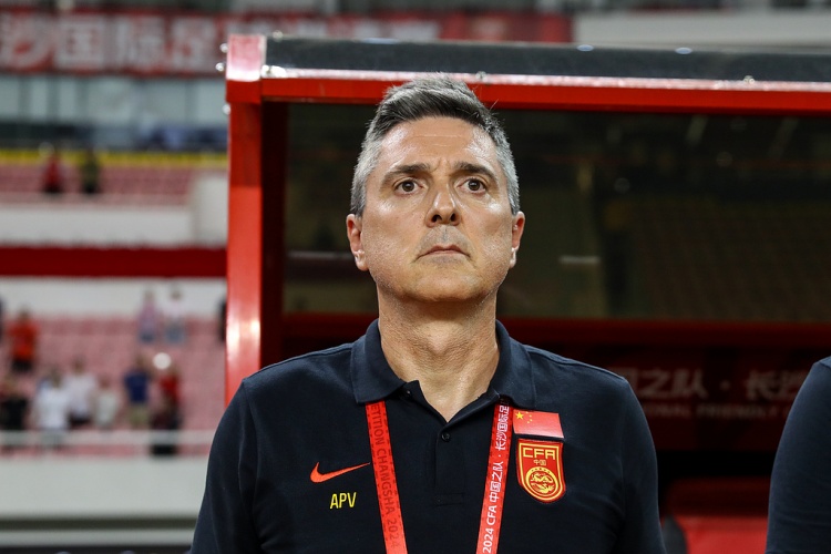 体坛：U22国足今晚可能彻底回归两年前U20亚洲杯的大脚战术