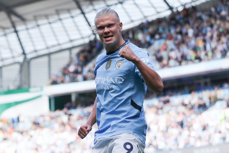 伊格莱西亚斯：哈兰德是当世最佳前锋 德罗巴是历史最佳前锋